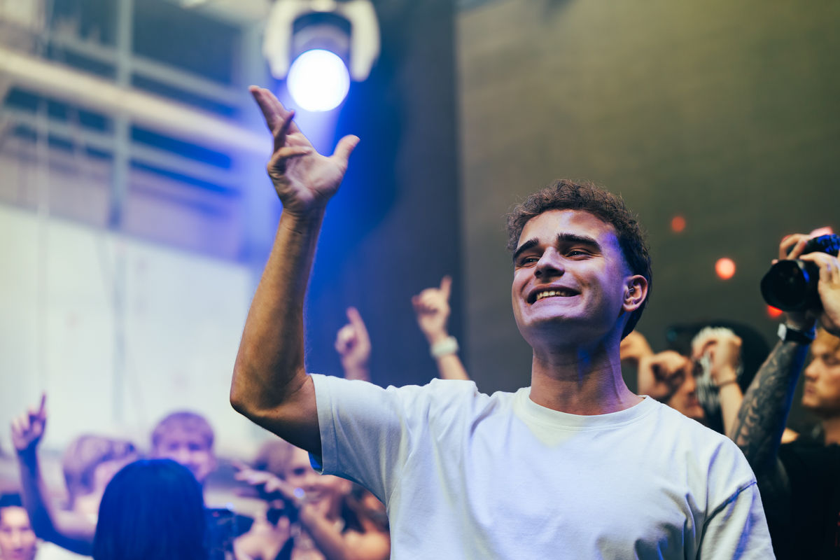 Loading... just a sec